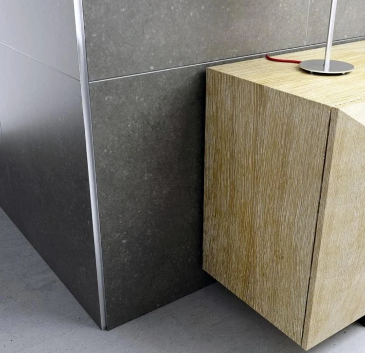 20047