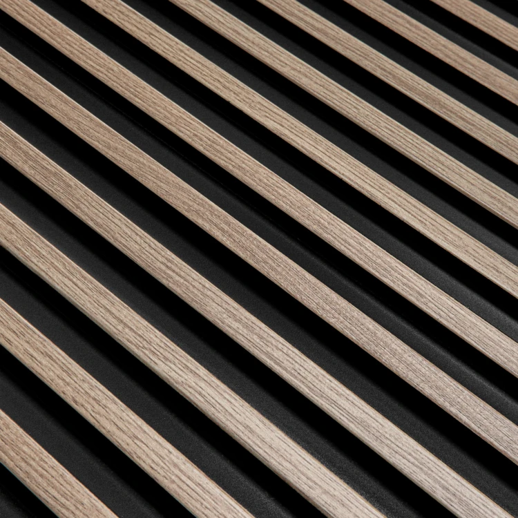 l0103b.jpg