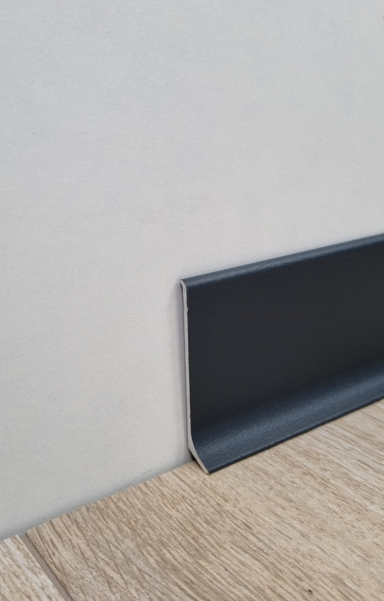 Listwa przypodłogowa Metal line 90 szary antracyt 6cm