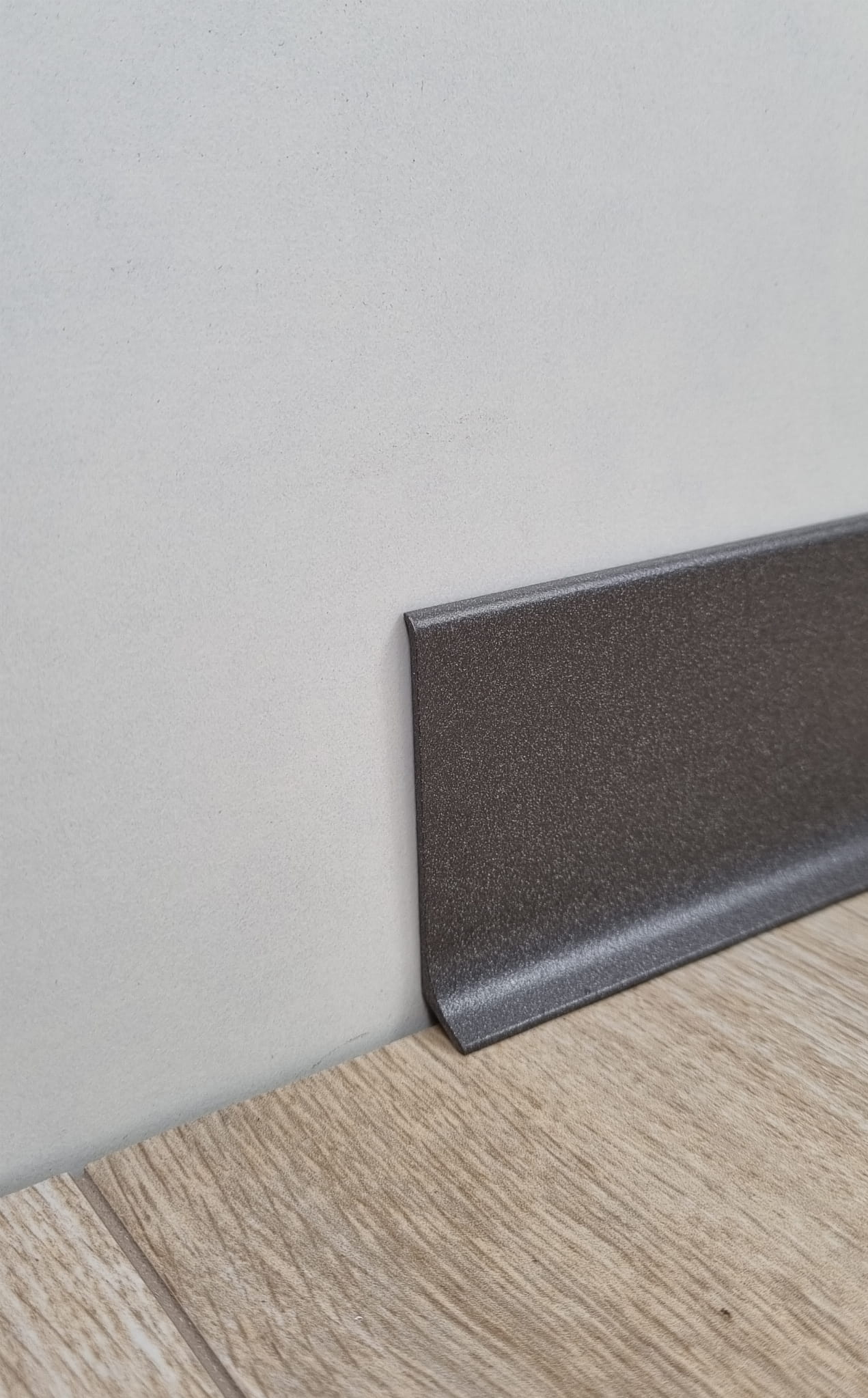 Listwa przypodłogowa Metal line 90 szary antyczny 6cm